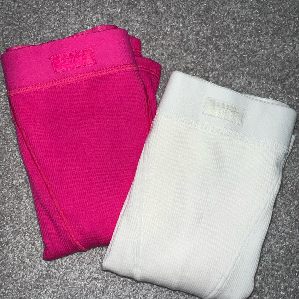 Skims Raspberry and Bone Cotton Rib Boxers - Picture 6 of 9